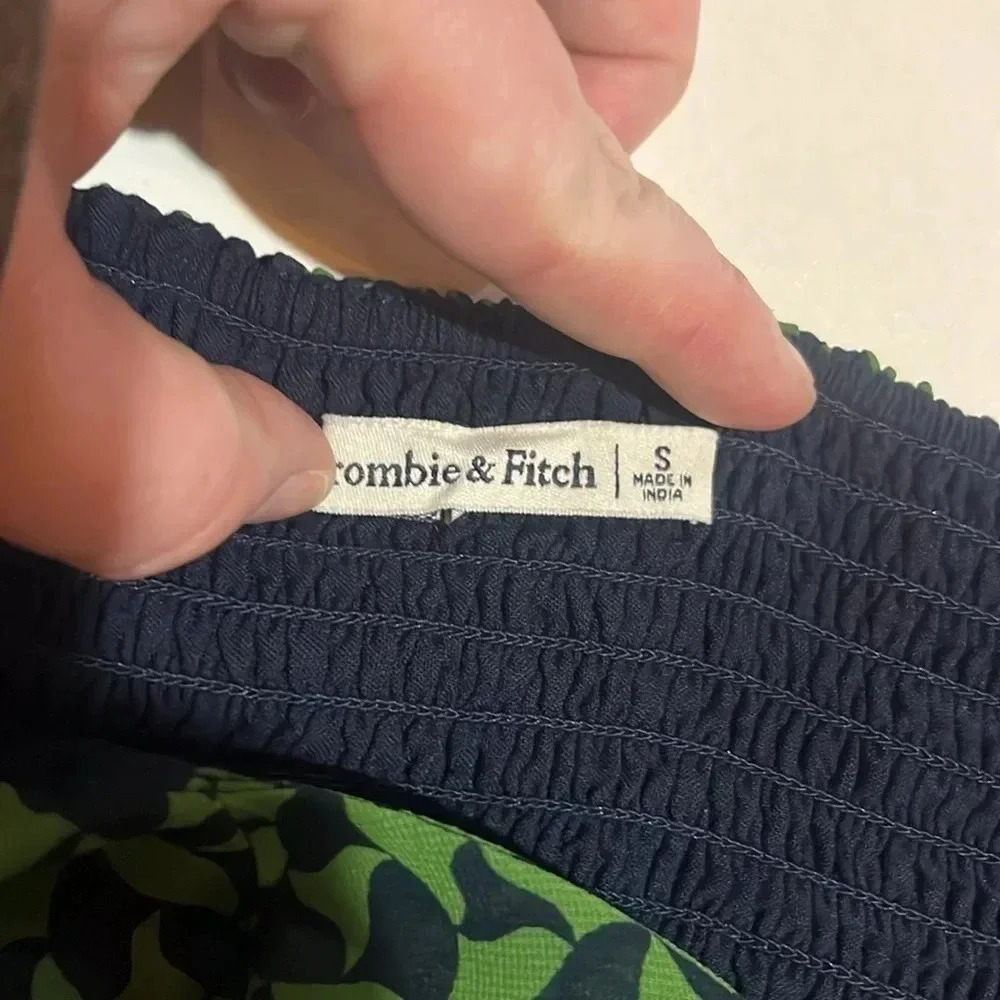 Abercrombie & Fitch blue and navy balloon sleeve crop top size small - Picture 6 of 10